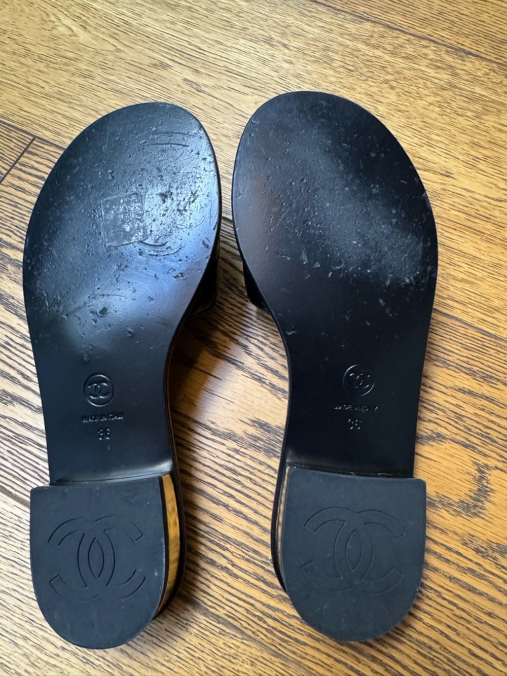 CHANEL Black Quilted Patent Leather Slide Mules with Gold CC Hardware - Picture 3 of 4